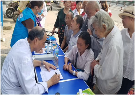 进社区义诊3